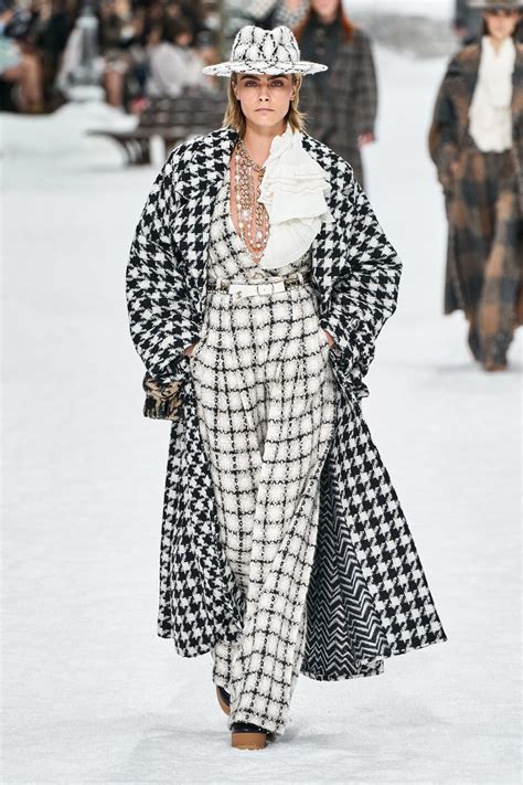 chanel 2019 looks|Chanel fashion week.